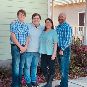 Meet your Posher, Dennae